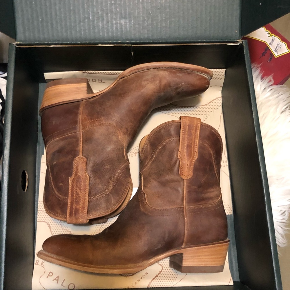 Tecovas boots women. The Penny in Scotch Goat
